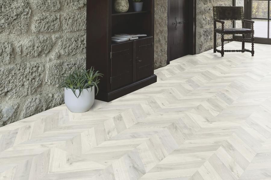 Купить Ламинат Kaindl Natural Touch Wide Plank 8/32 К4438 RH Дуб Алнвиг